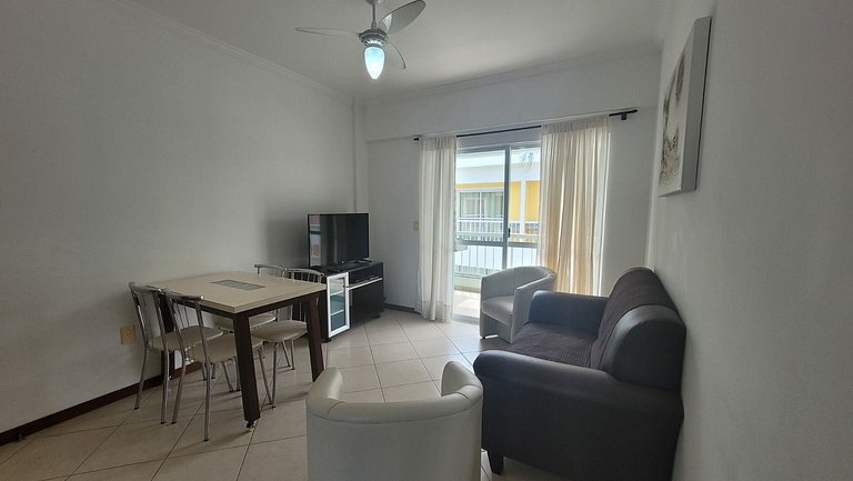 B915 - Apartamento 2 quartos em cond. com piscina