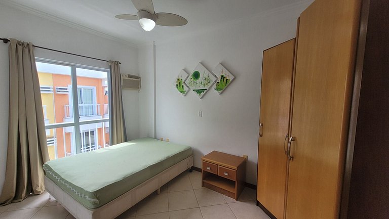 B915 - Apartamento 2 quartos em cond. com piscina