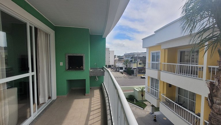 B915 - Apartamento 2 quartos em cond. com piscina