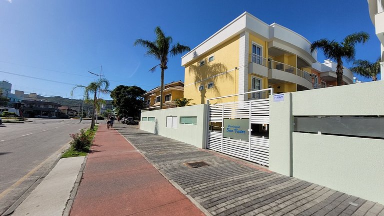 B915 - Apartamento 2 quartos em cond. com piscina