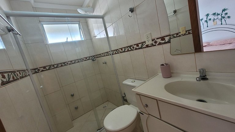 B103 - Apto para 05 pessoas em Bombinhas + piscina