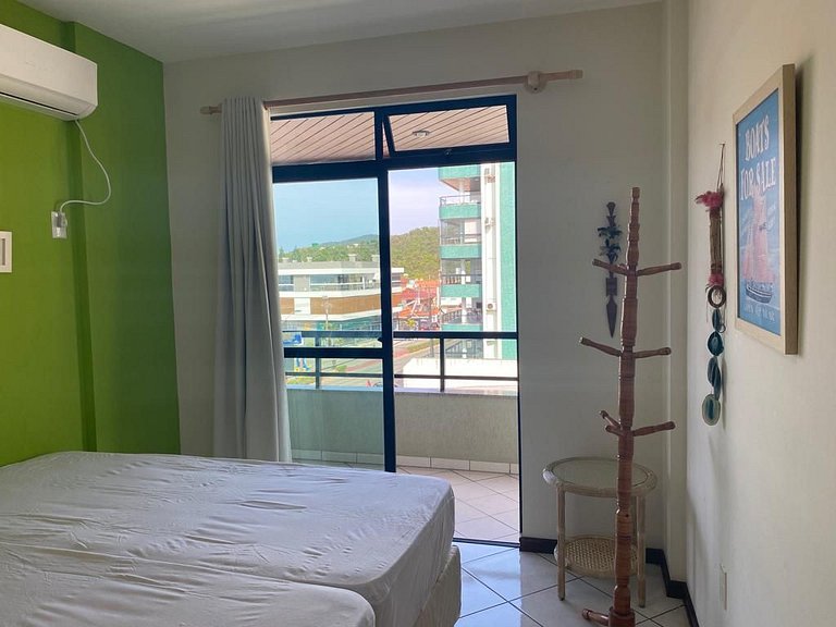 Apto 2 quartos com sacada/churrasqueira com vista para o mar