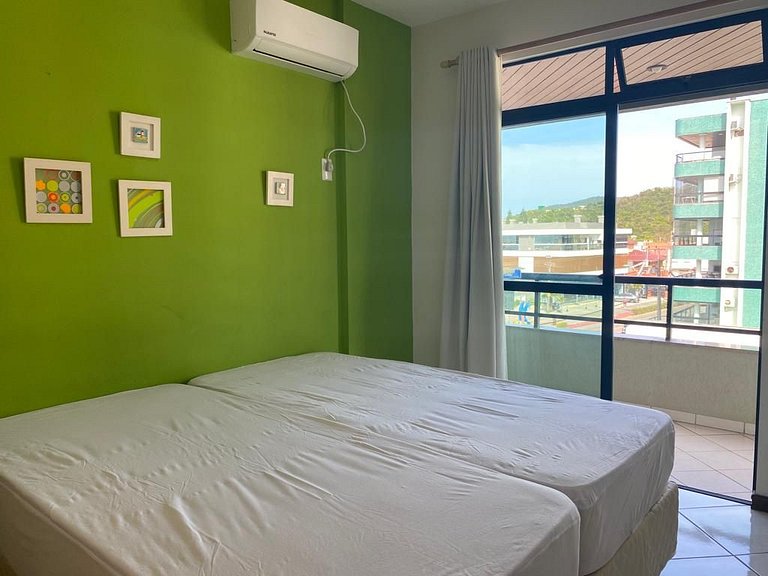 Apto 2 quartos com sacada/churrasqueira com vista para o mar