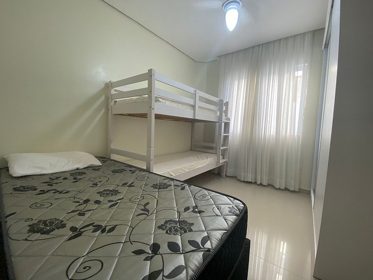 B777 - Apartamento para 5 pessoas em Bombinhas SC