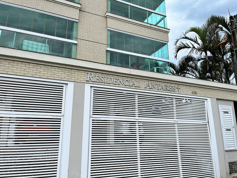 Confortável apto 2 quartos finamente mobiliado com ar cond.