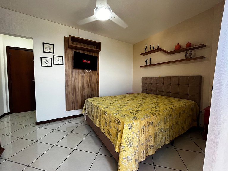 Amplo apto 3 quartos de frente para avenida com vista mar !!