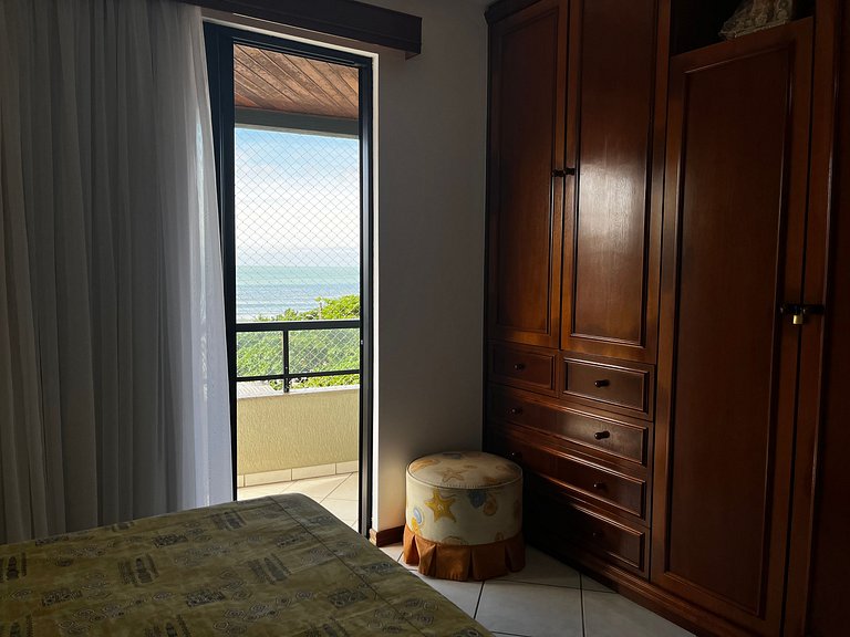 Amplo apto 3 quartos de frente para avenida com vista mar !!