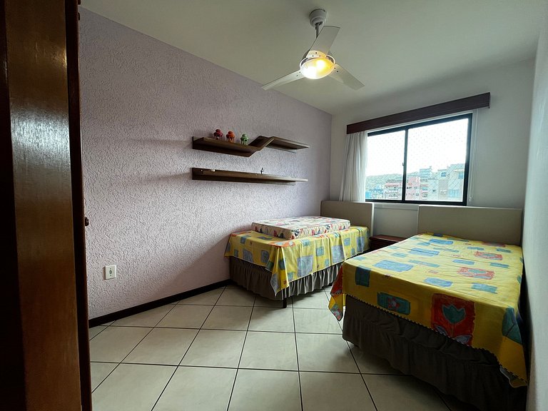 Amplo apto 3 quartos de frente para avenida com vista mar !!
