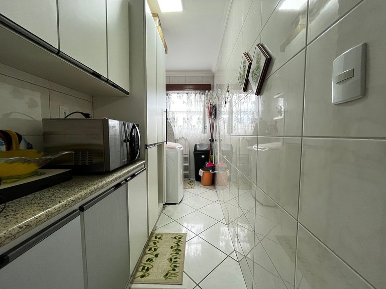 Amplo apto 3 quartos de frente para avenida com vista mar !!