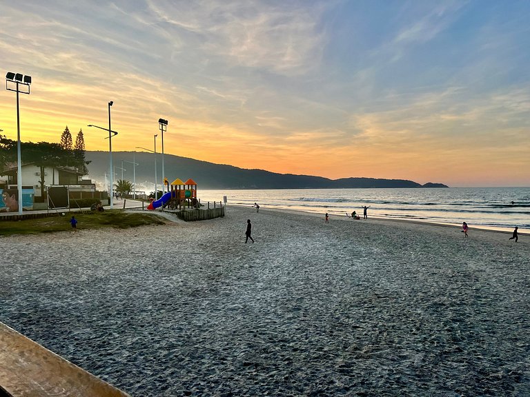 Apto novo com 2 quartos perto do mar para até 06 pessoas !!