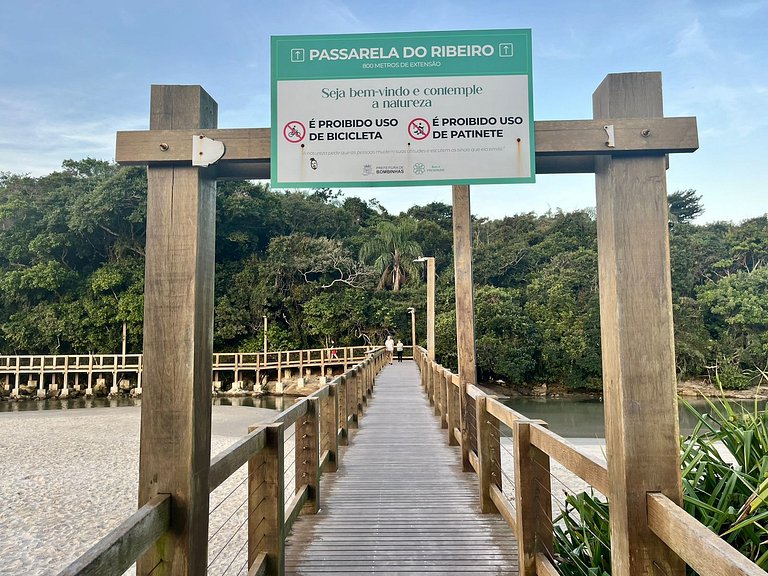 B913 - Apto para 06 pessoas em Bombinhas + piscina