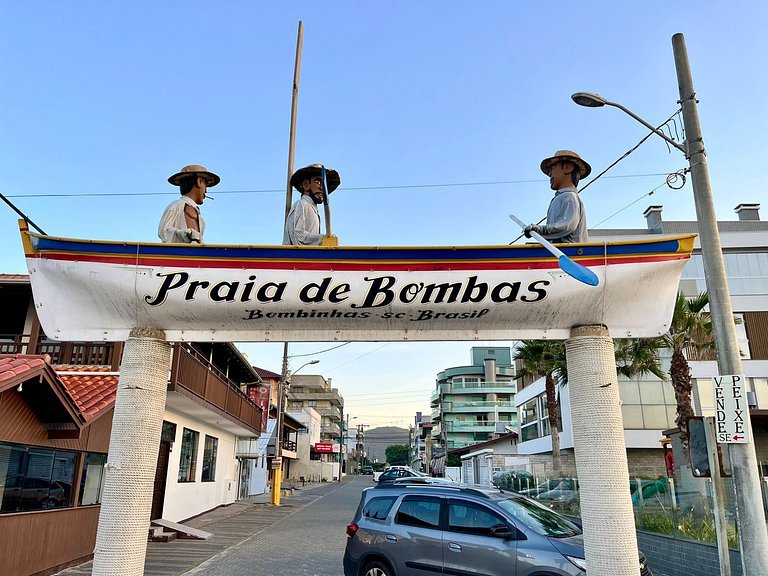 B915 - Apartamento 2 quartos em cond. com piscina