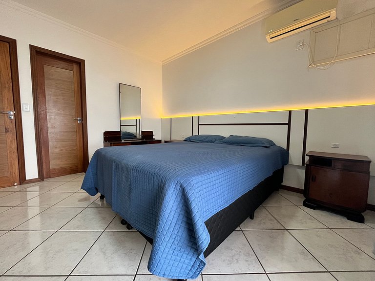 Cobertura 3 quartos para 8 pessoas, pertinho da praia !