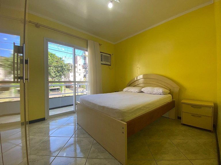 B149 - Ampla casa no centro de Bombinhas - SC