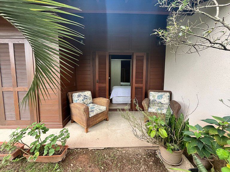 B167 - Casa de Alto Padrão com Piscina Privativa e Espaço Go