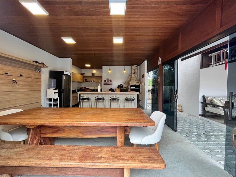B167 - Casa de Alto Padrão com Piscina Privativa e Espaço Go