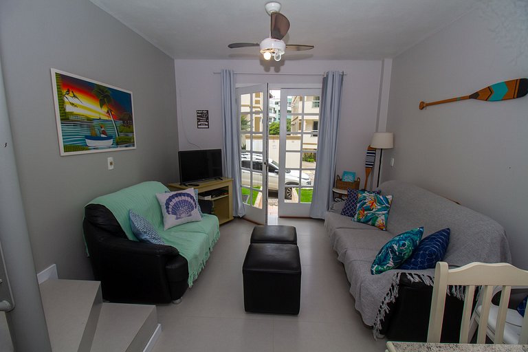 B236- Triplex em Bombas perto do Mar pra 8 pessoas