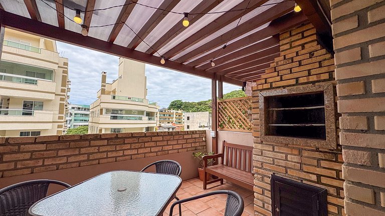 B236- Triplex em Bombas perto do Mar pra 8 pessoas