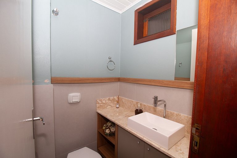 B236- Triplex em Bombas perto do Mar pra 8 pessoas