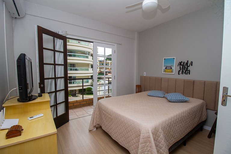 B236- Triplex em Bombas perto do Mar pra 8 pessoas