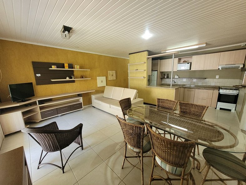 B323 - Casa de praia com garagem em Bombinhas