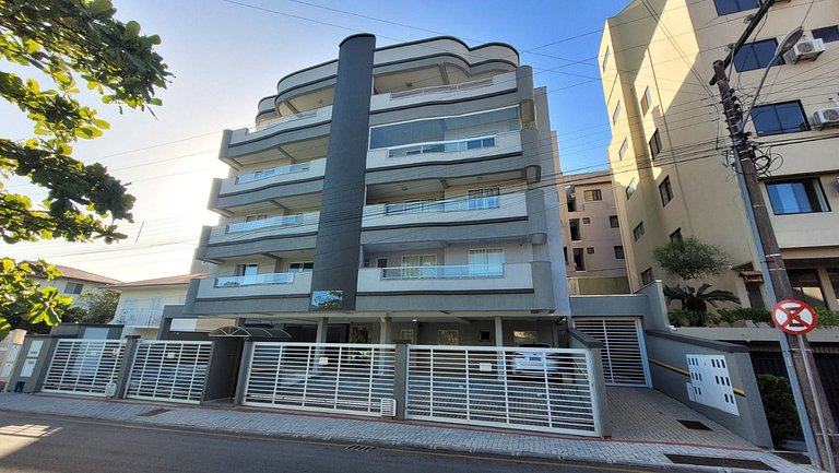 B777 - Apartamento para 5 pessoas em Bombinhas SC